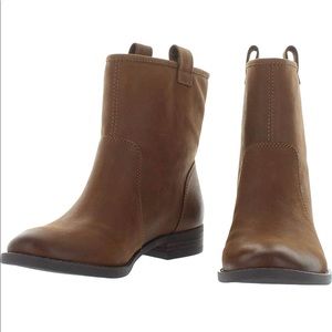 Sole Society. Cute brown casual booties. Soft leather. Brand new, without box.